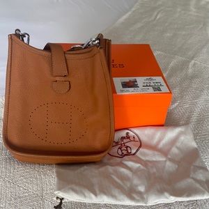 Dupe bag… brown color